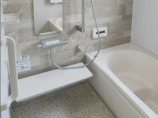 バスルームリフォーム ゆったりくつろげる温かなお風呂と、使いやすいトイレ