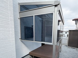 エクステリアリフォーム 雨の日も安心して外干しできる便利なウッドテラス