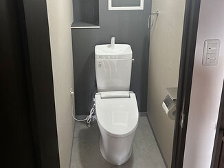 トイレリフォーム 内装とアクセサリーにもこだわった、おしゃれなレストルーム